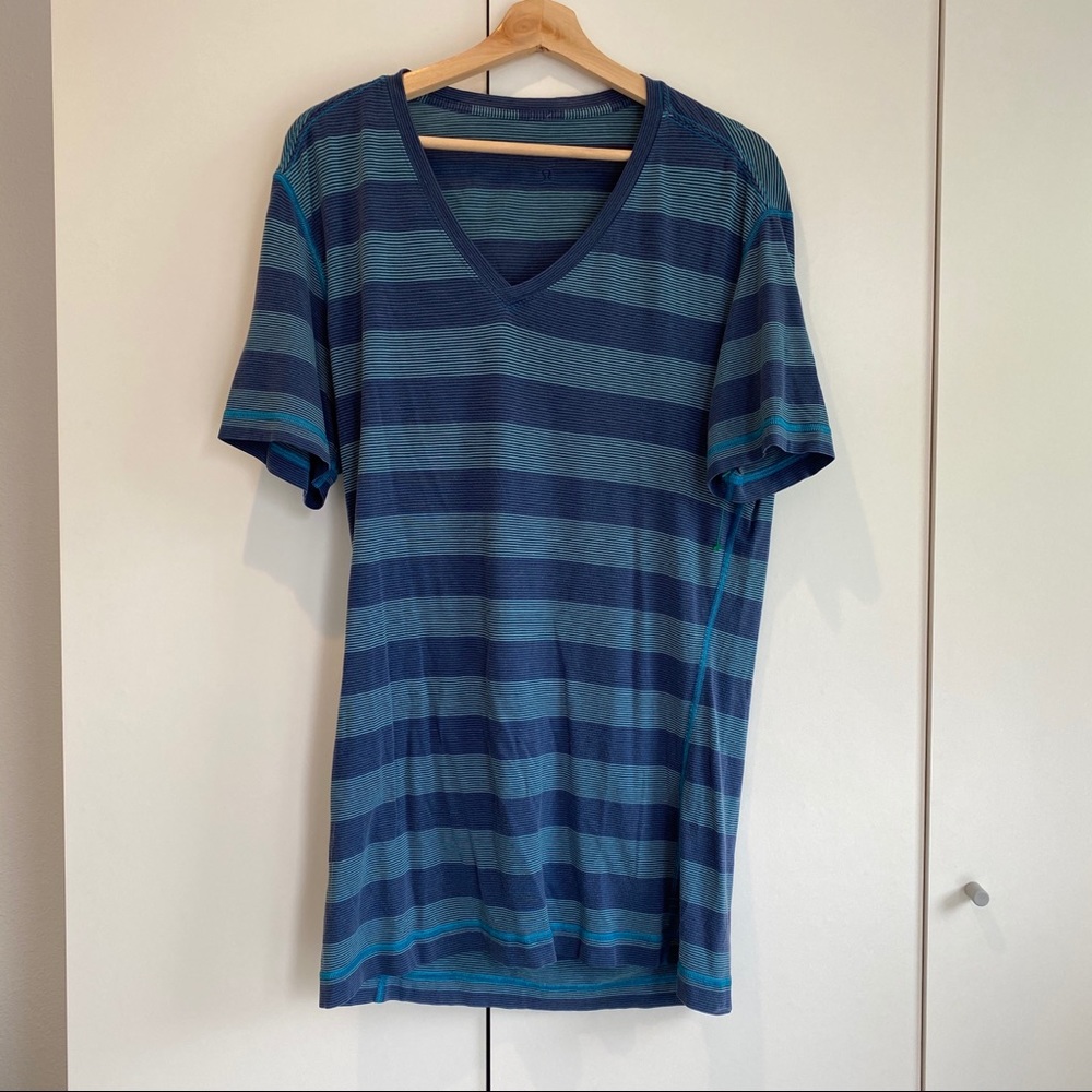 Lululemon vneck soft T-shirt